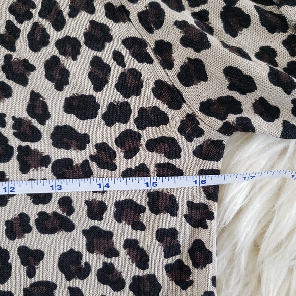 EUC August Silk Knits Leopard Print Cardigan 100% Silk Size M - Picture 8 of 11